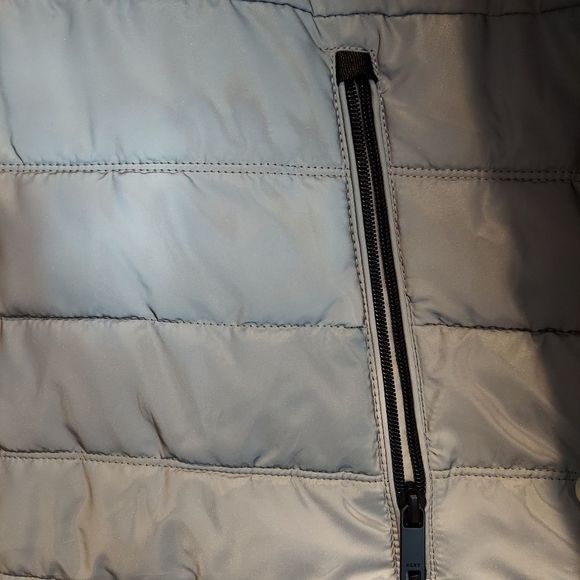 DKNY Men's Water Resistant Ultra Loft Quilted Pack - Picture 7 of 8